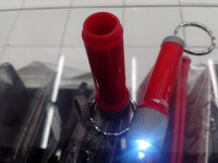 CHAVEIRO MINI LANTERNA + COMPARTIMENTO SECRETO